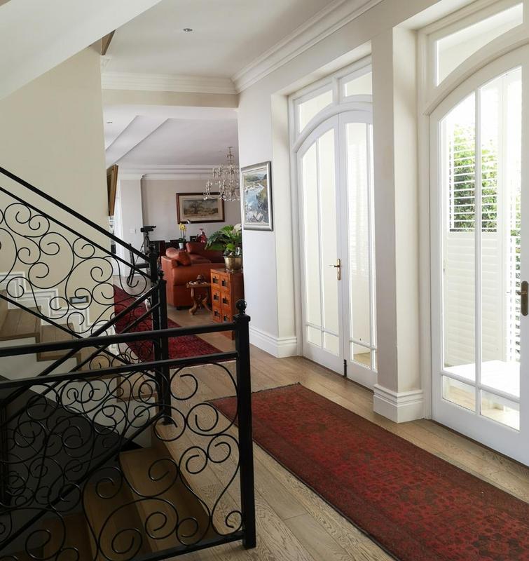 5 Bedroom Property for Sale in Sir Lowrys Pass Village Western Cape